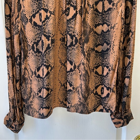 Topshop Snake Print Button-Up Shirt Blouse Brown and Black Size 4 - Picture 7 of 15